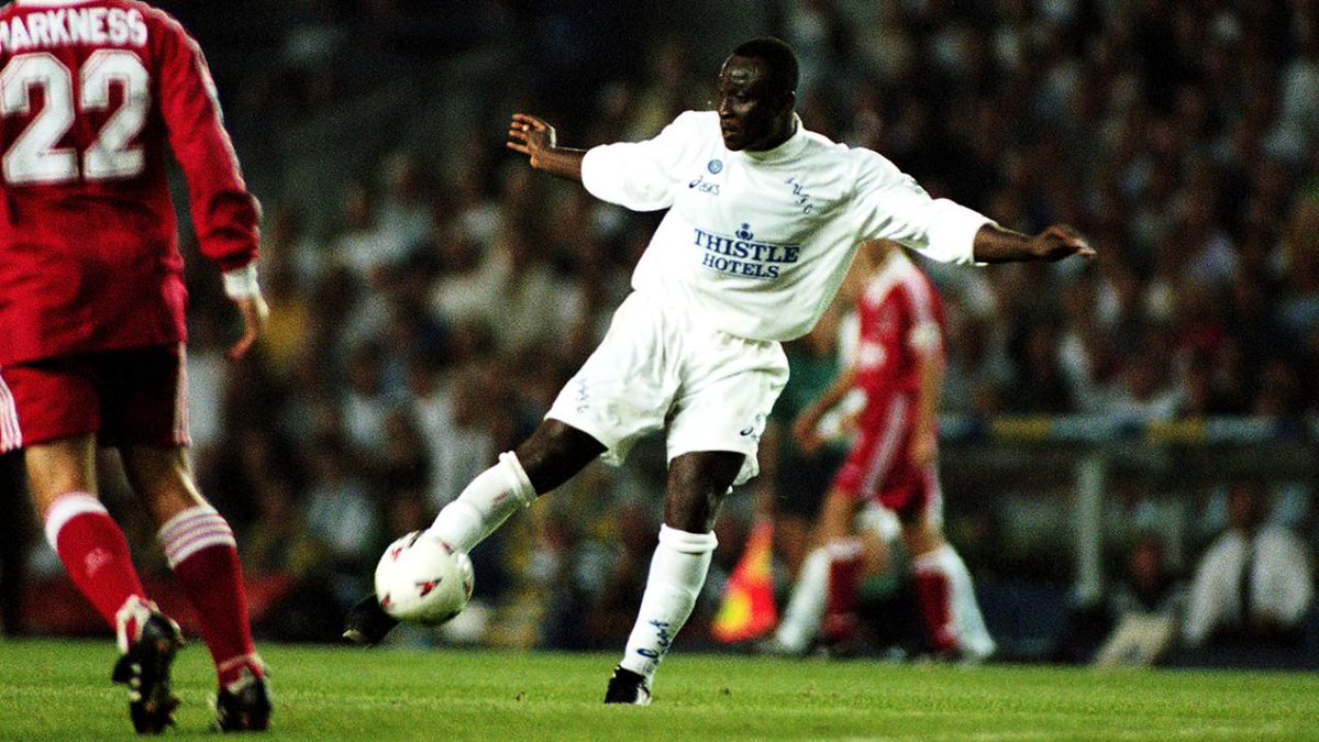It's 25 years to the day since Tony Yeboah scored *THAT* goal against Liverpool.So to celebrate here's a thread of Yeboah scoring endless beauties to brighten your Friday morning.A THREAD: