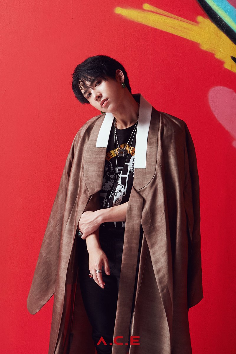 official_ACE7's tweet photo. [#ACE_COMEBACK]
胡蝶之夢 (호접지몽)
HJZM:The Butterfly Phantasy
• 도깨비 (Favorite Boys)
2020.09.02 PM06:00 (KST)

SPOILER PHOTO 2 (SOLO) 와우

#에이스 #준 #동훈 #와우 #김병관 #찬
#ACE #JUN #DONGHUN #WOW #KIMBYEONGKWAN #CHAN #나비
#COMEBACK https://t.co/GYSFP42jiH