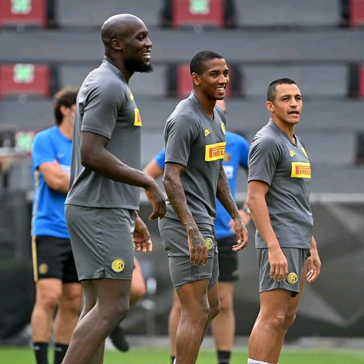 Nick_Munich's tweet photo. I may be calm and all that naye ebyadala ki Lukaku kya nuuma bwekya genda 😔
The other two not so much
#FROZAINTER https://t.co/bwYMyi35P7