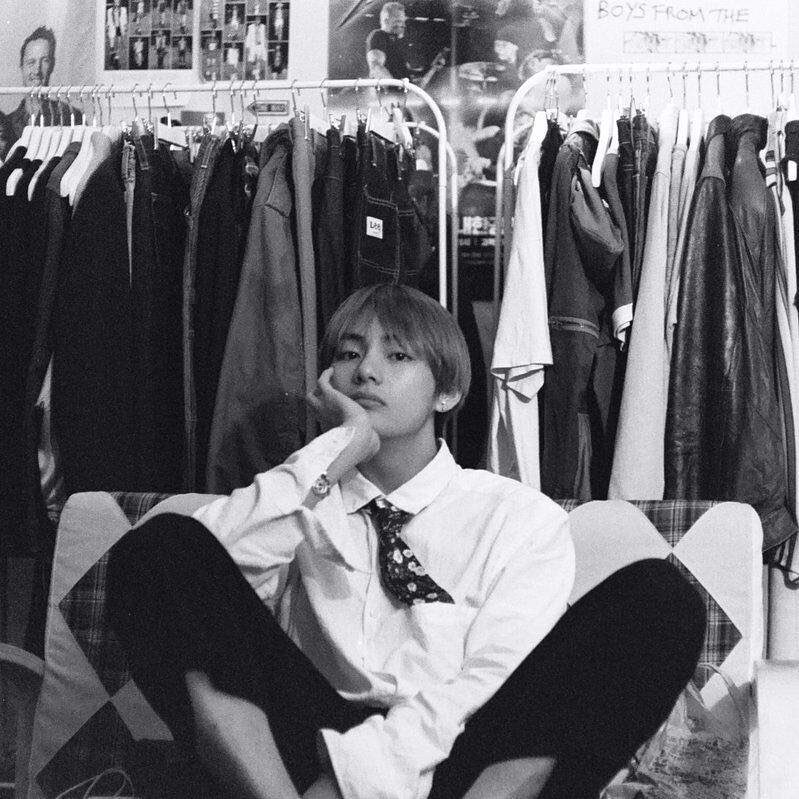 flowerstaegi's tweet photo. he is everything. https://t.co/68A5lFG2AE