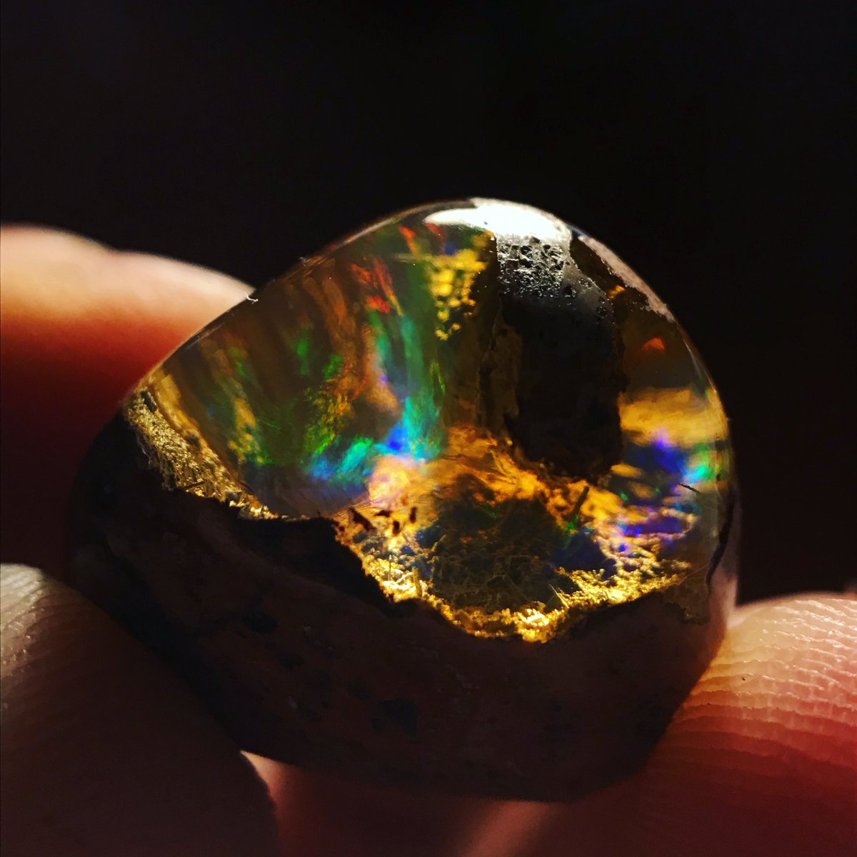 MagdaMinerales's tweet photo. Amazing Landscape Opals with incredible contra Luz play of Colors . .
Just incredible view in this natural picture with not filters !.
.
Available now !
Message me to claim !
.
#mexicanopal #opal #opals #landscapeopal #contraluzopal #canteraopal #gemstone #naturalopal #gems https://t.co/90vGweNwi4