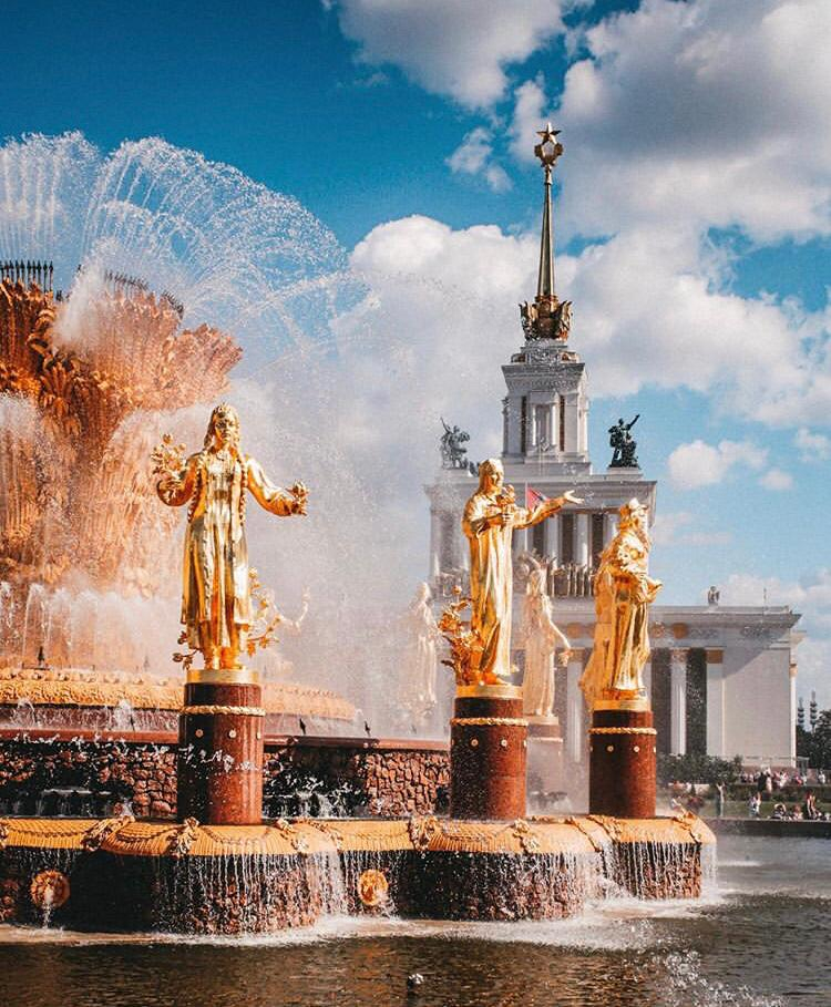 VDNH_RU's tweet photo. Не упускаем возможности поделиться вашими летними снимками Выставки😍  

Спасибо за фото @viktor.kanon 📸 https://t.co/fh0HOw88oK