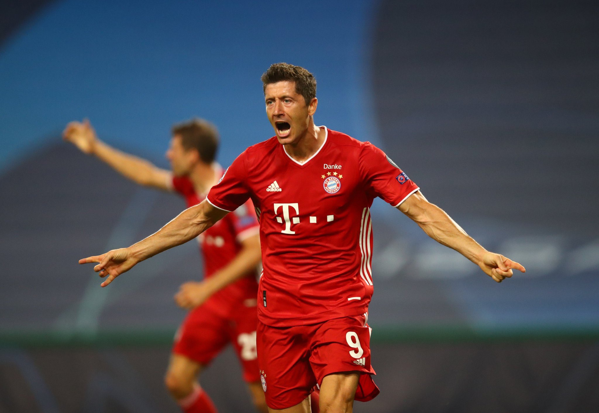 Happy Birthday to the best striker in the world right now. 

Robert Lewandowski! 