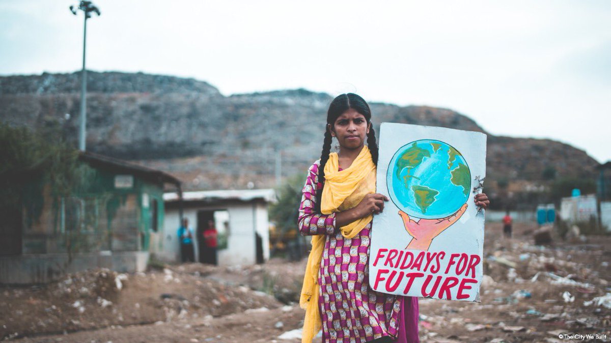 fridays_india's tweet photo. This #Friday mothers r seeking #ClimateJustice along with their children for their #righttolife; these children live on the landfills &amp; r struggling for #CleanAir &amp; health as the landfills continue to fall on their homes in these abnormally heavy rains:((
#Bhalswa 
#BackToStrike https://t.co/AuPfD1nBHM