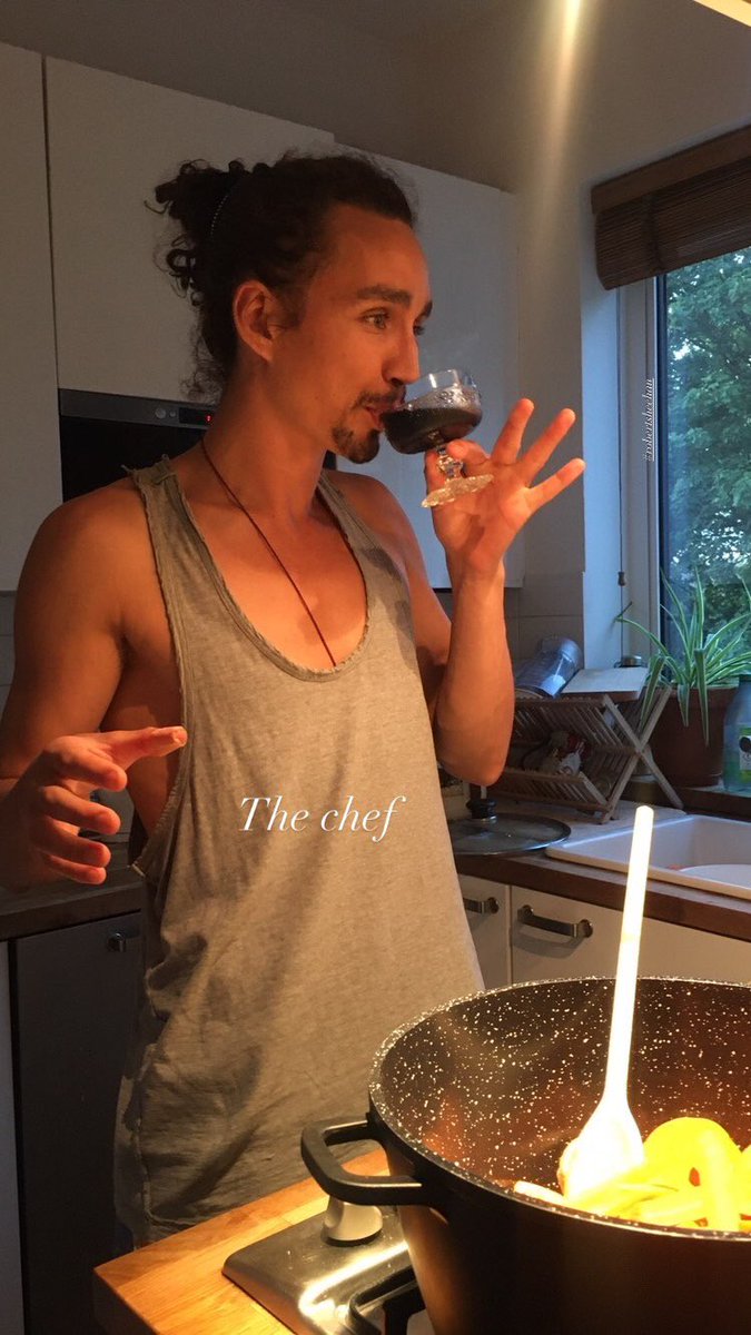 tuathread's tweet photo. new robert sheehan pic...is it legal to be this adorable? https://t.co/yK6cFeIPfM