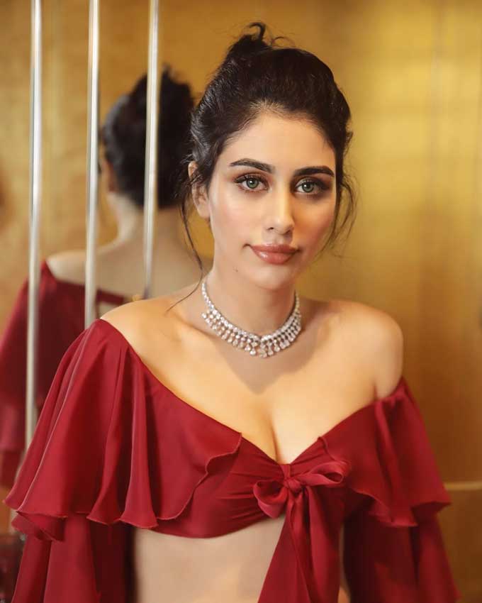Team Warina Hussain (@TeamWarinaH) / Twitter Team Warina Hussain (@TeamWarinaH) / Twitter