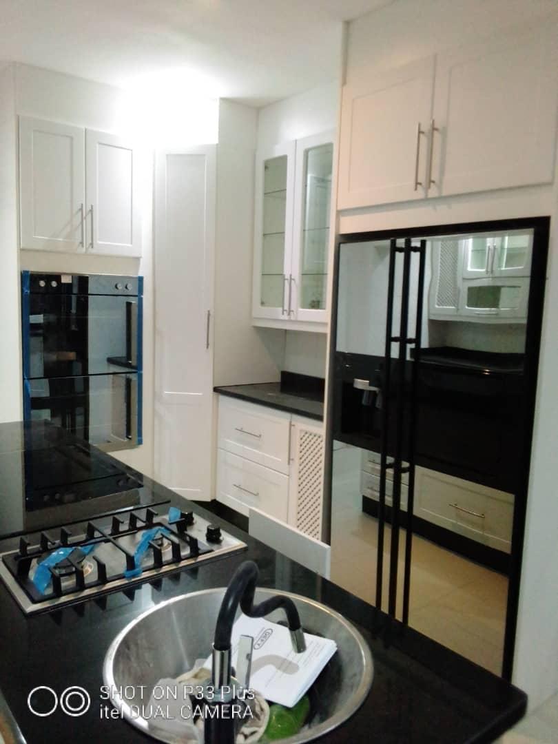RolackGroup's tweet photo. You want Modern Quality Fitted Kitchens&BIC wardrobes,get in touch with the #RolackTeam for a perfect job
Call&/WhatsApp:+263777410923
#CompleteConstruction
#TheRolackTeam
#WeDesignAndBuild https://t.co/o5XKjQd6YJ