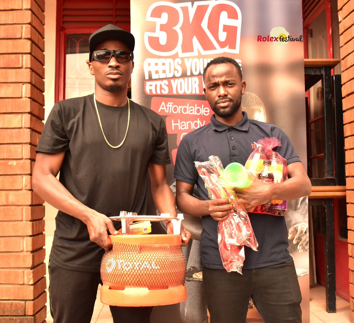 RolexFestival's tweet photo. We have just applauded @mrmoshlive upon his participation in the 2nd episode of the Rolex Festival Home Edition.
Total Gas
@centurybottling
#RolexFestivalHomeEdition #RolexAtHome #TakingRolexHome https://t.co/FCiMU2DAMb