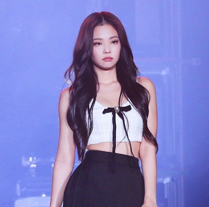 ㅤ
White Knit Ribbon Croptop dan Black Tennis Mini Skirt dari <a href="/thebeachkini/">CLOSED 👙🌤</a> dilengkapi dengan Channel Ribbon Crooch dan Silver Laterlocking earring dari <a href="/CyraBoutique__/">CLOSEE!</a> menjadi outfit yang ditampilkan oleh Beatrice sore hari ini. 
ㅤ