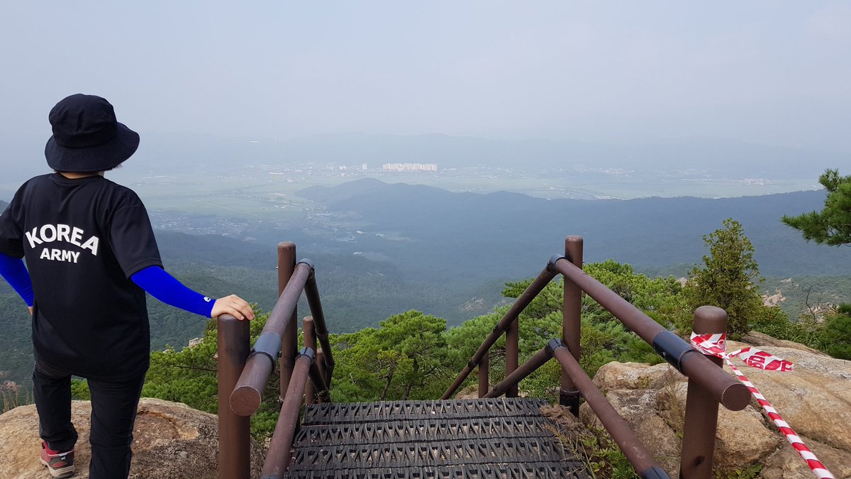 lem9599's tweet photo. 아이고 죽겠다...저번주에 올라가다 포기한산 오늘 정상찍고옴... https://t.co/KxC5vlTiQp