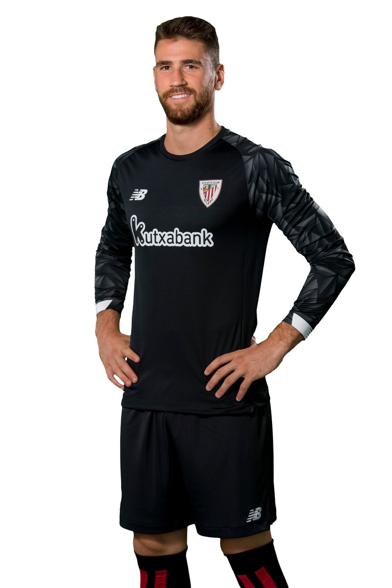 AthleticClub's tweet photo. 👕 ¿Quieres ganar la camiseta de Unai Simón❓

🔎 Participa en el sorteo en nuestro Instagram 👉 https://t.co/topHWVe3k3

#UnaiSimón2025 #AthleticClub 🦁 https://t.co/7K3pauVG07
