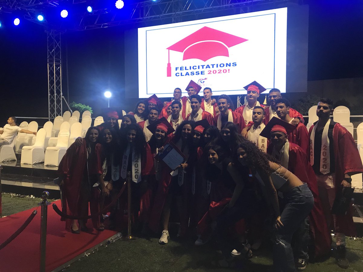 bidet_philippe's tweet photo. Remise des diplômes du baccalauréat aux 100% de reçus du Lycée international Balzac. 93% mentions. 30% TB. 4 félicitations du jury dont un 20/20. Bravo à tous https://t.co/DXX0BApGec