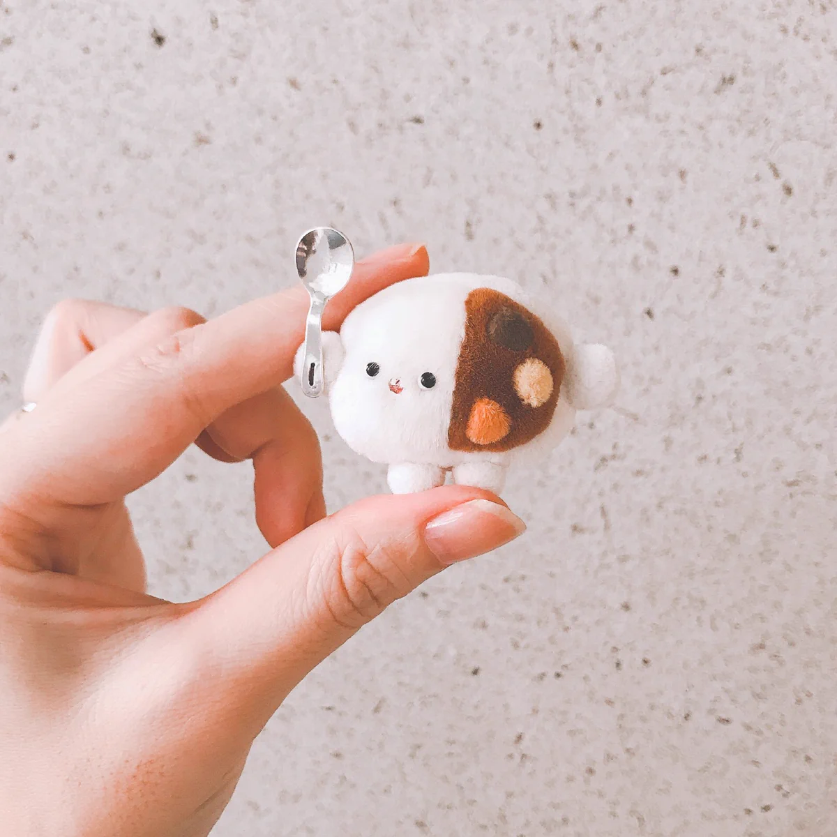 可愛らしい一口サイズ！手作りの「カレーライスのぬいぐるみ」が話題に！