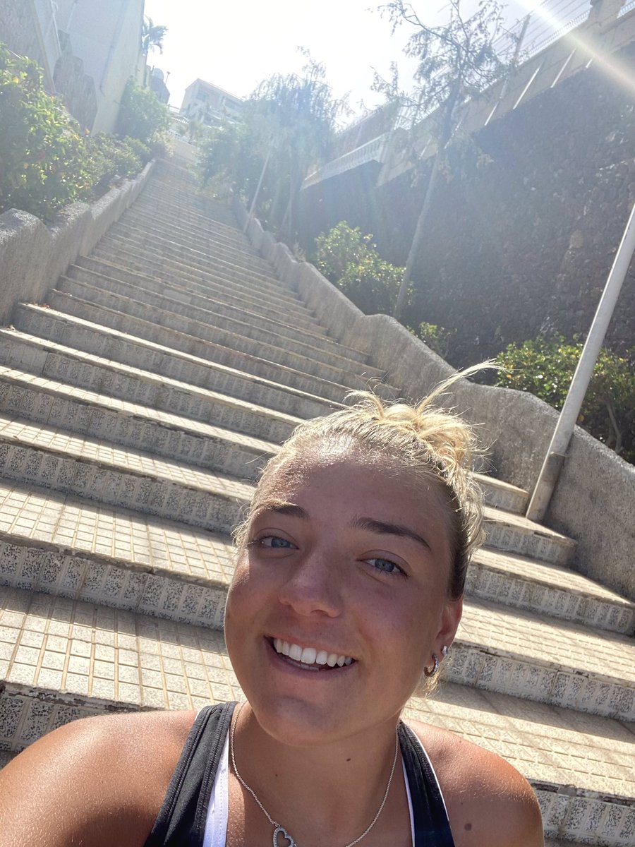 @SaracensMavs In order to raise money for the Saracens Mavericks U19 squad Poppy is completing 10 days of individual sporting challenges even whilst on holiday! Hill runs, steps runs and swimming already completed. #BeAMaverick #togethersaracens