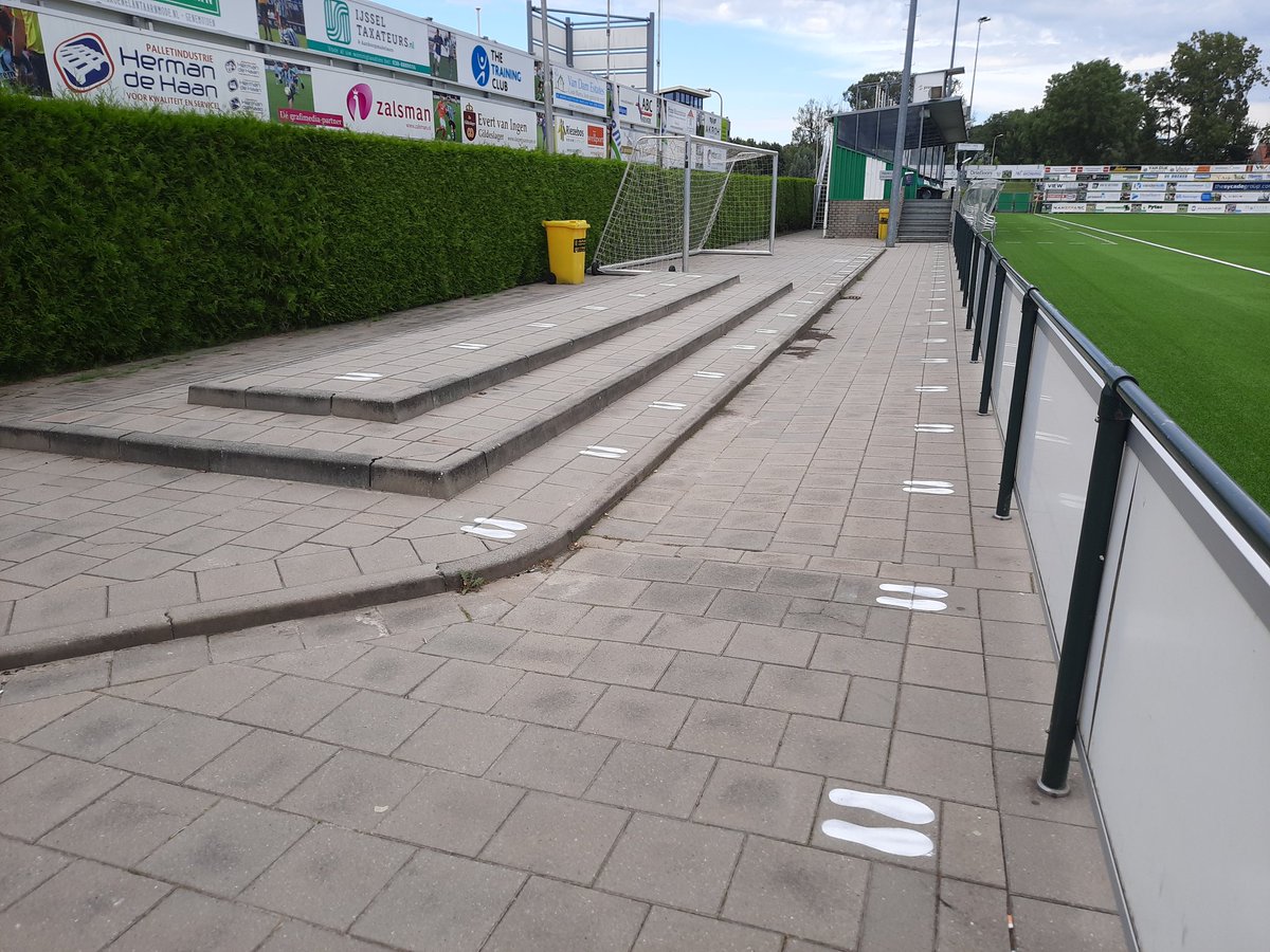 scgenemuiden's tweet photo. Ook bij Sportclub Genemuiden geldt bij de thuiswedstrijd 1.5 meter. #samenvolhouden #Sportclub90jaar https://t.co/7kXE3FkAXD