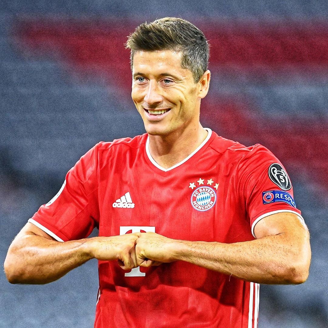 Happy birthday to the current best striker in the world Robert Lewandowski  
