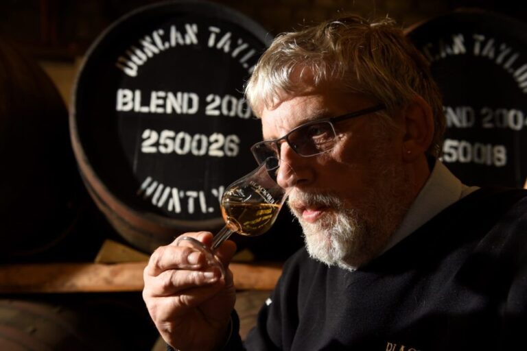 <a href="/whisky_facile/">whiskyfacile</a> interview with our Global Brand Ambassador tells you all you need to know...
whiskyfacile.com/2020/08/17/int…
