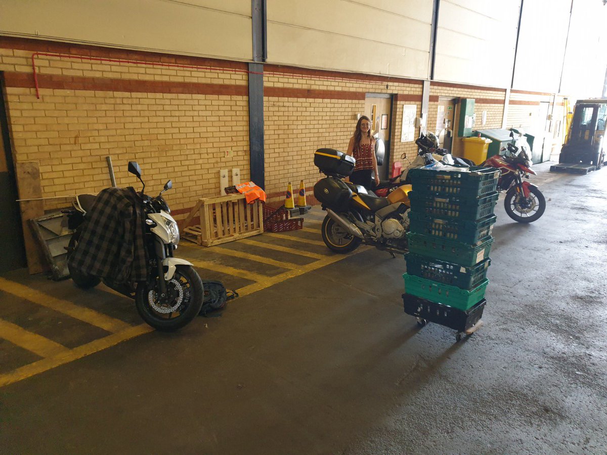 another 150 meals delivered to the community if you know anyone that needs help let us know. thanks to @CompassionLDN for the meals and <a href="/Yourallypally/">Alexandra Palace</a> for allowing us to use the building #community #change #unity #help #rideordie #family