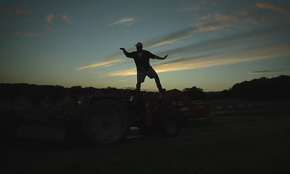 CatrionaGiles's tweet image. New #MovementDirection work for the fabulous @farmdrop bringing the rave to the countryside 👌 #farmdrop #movementdirector #sweetharmony