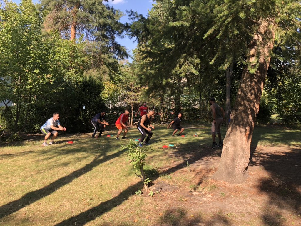 VGleitsmann's tweet image. Wir bekommt man einen Berliner Problemkiez in den Griff? In #Wedding hat die Polizei eine Antwort gefunden: mit Sport. Meinen Ausflug zur Berliner Polizei gibt es hier zum Nachschauen: tvthek.orf.at/profile/ZIB-Na… und hier zum Nachhören:
 oe1.orf.at/player/2020082… #wedding #berlin #kbna