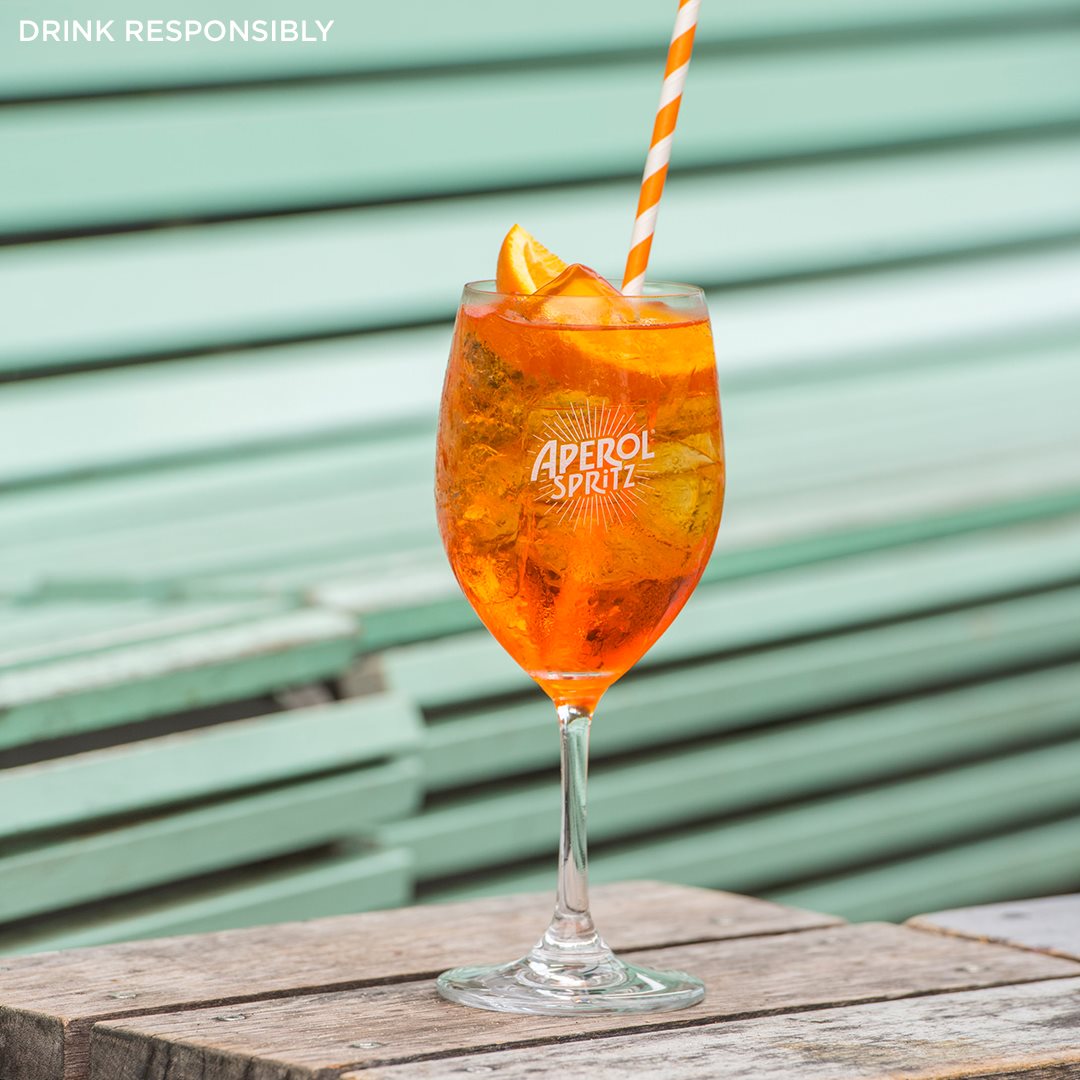 Uzivatel Aperol アペロール Na Twitteru オレンジの軽やかな甘さと すっきりとした後味が大人気の アペロールスプリッツ を召し上がれ アペロール Aperol Spritz アぺタイム カクテル リキュール お酒 おうち時間 おうちカクテル ドリンク オレンジ