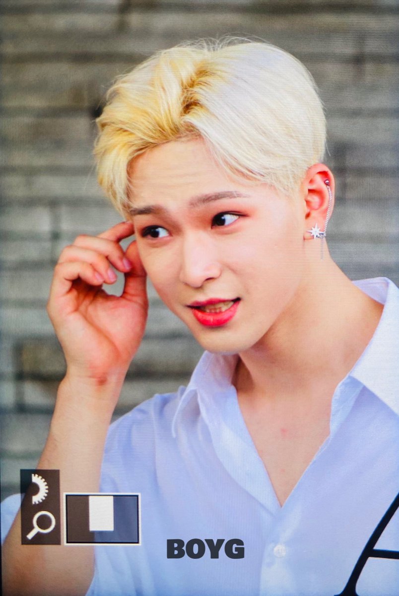 0726BOYG's tweet photo. 200821 뮤직뱅크 퇴근 
#원어스 #이도 #ONEUS #LEEDO #김건학 #건학 #イド @official_ONEUS https://t.co/ucqrHjfNbq