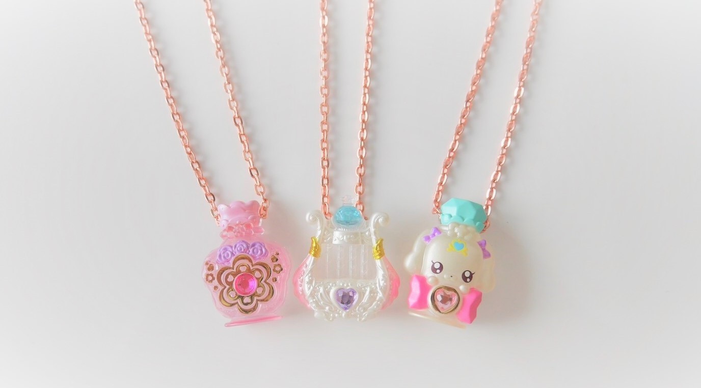プリキュア食玩公式 バンダイ キャンディ A Twitter 来週発売 花 ラテのエレメントボトル アースウィンディハープが小さくなって ネックレスになりました ホットスタンプ パール塗装 そしてラインストーンが付いた豪華仕様 小さいですが細部までこだわりまし