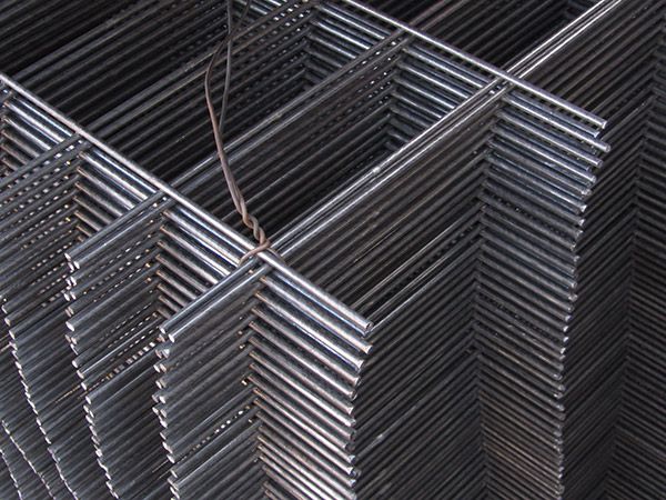 China Black Welded Mesh Panel manufacturers,for sale Black Welded Mesh Panel wholesale | Hengshi Wire Mes buff.ly/3bpthx6
