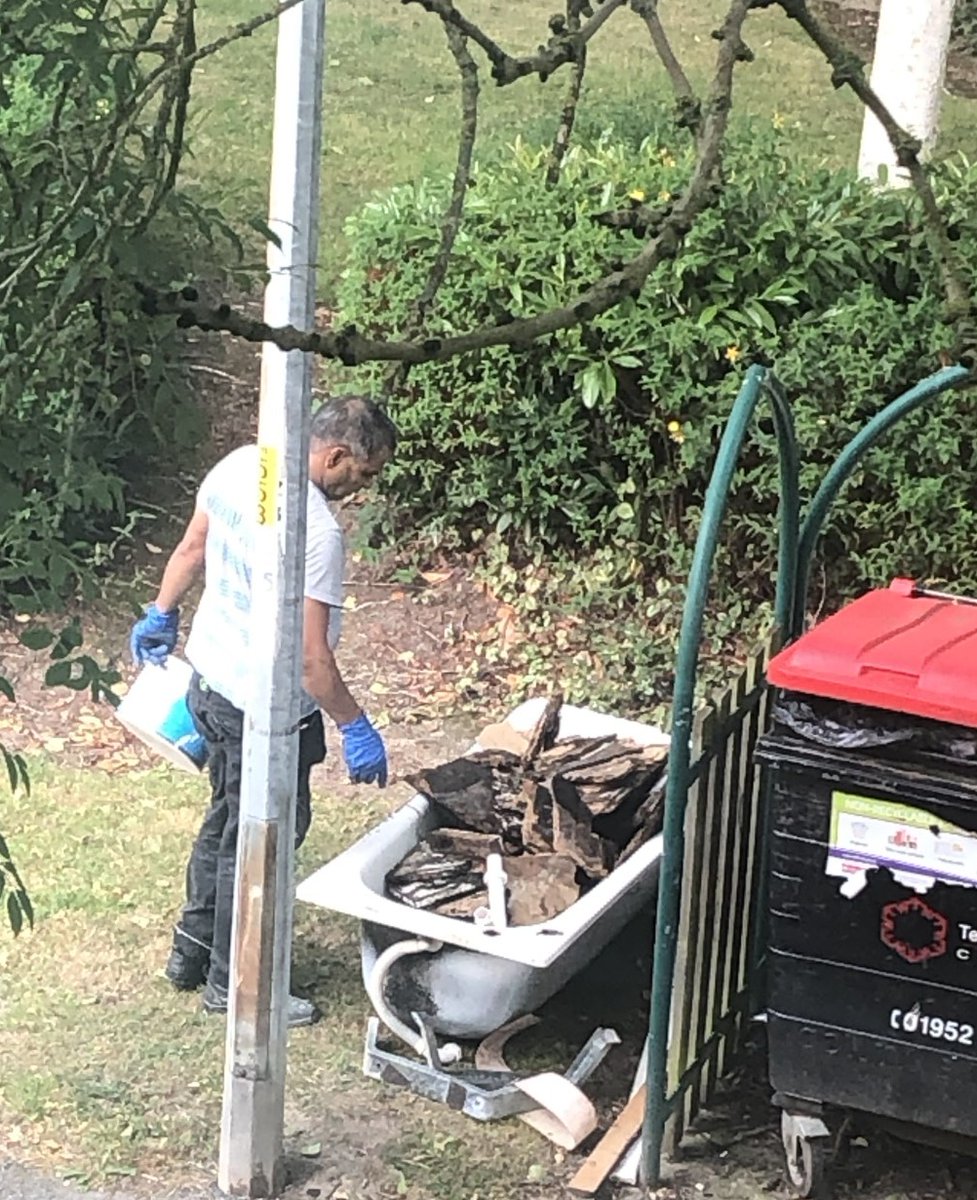 WANTED! We need your help in tracing this fly-tipper. Reported 11 August 2020 at 10:20 in Downton Court, Hollinswood. A bath full of building rubble was fly tipped by the communal bin area. Do you know this person? Please report here: orlo.uk/CaXKF