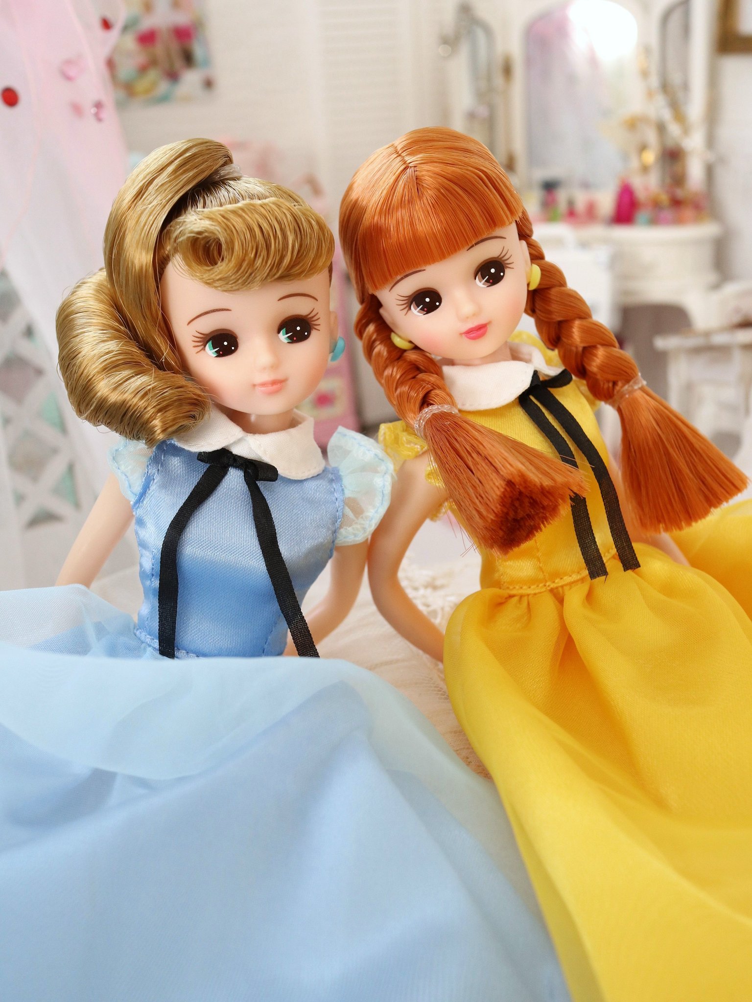Toyo Doll 在 Twitter 上 お人形教室スペシャルリカちゃん 茶系な髪色のふたり ポニテのくるくるがとてもキレイです いろんな角度から撮りたくなります 三つ編みちゃんもかわいいよ 今度ドルショの三つ編みちゃんと撮りたい リカちゃんキャッスル