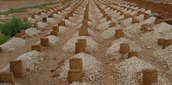 #يوم_الجمعة

اللهُم في يُوم الجمعه ارحم من فقدتهم العيّن وفقدهم المكان ، وفقدهم القلب كثييراً ، اللهُم ارحم من فقدهم يؤلم وفراقهم لا يُطاق 😭. اللهُم ارحم #ابي_وامي_واخوتي وغفر لهم وجمعني بهم بجنات النعيم💔#امين_يارب🤲🏻