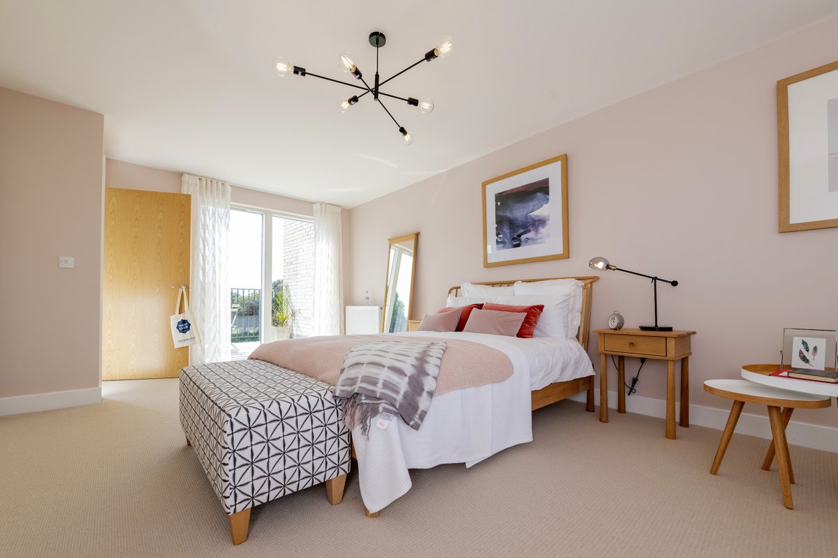 ashleyigloo's tweet photo. Our #TrentBasin show home is officially up for sale! Whilst this means some lucky person is going to snap up this riverfront home, it also means I have to give up on my dream of quietly moving in without anyone noticing. Contact @WilliamHBrown in West Bridgford for info. https://t.co/gGAY8BYjUZ