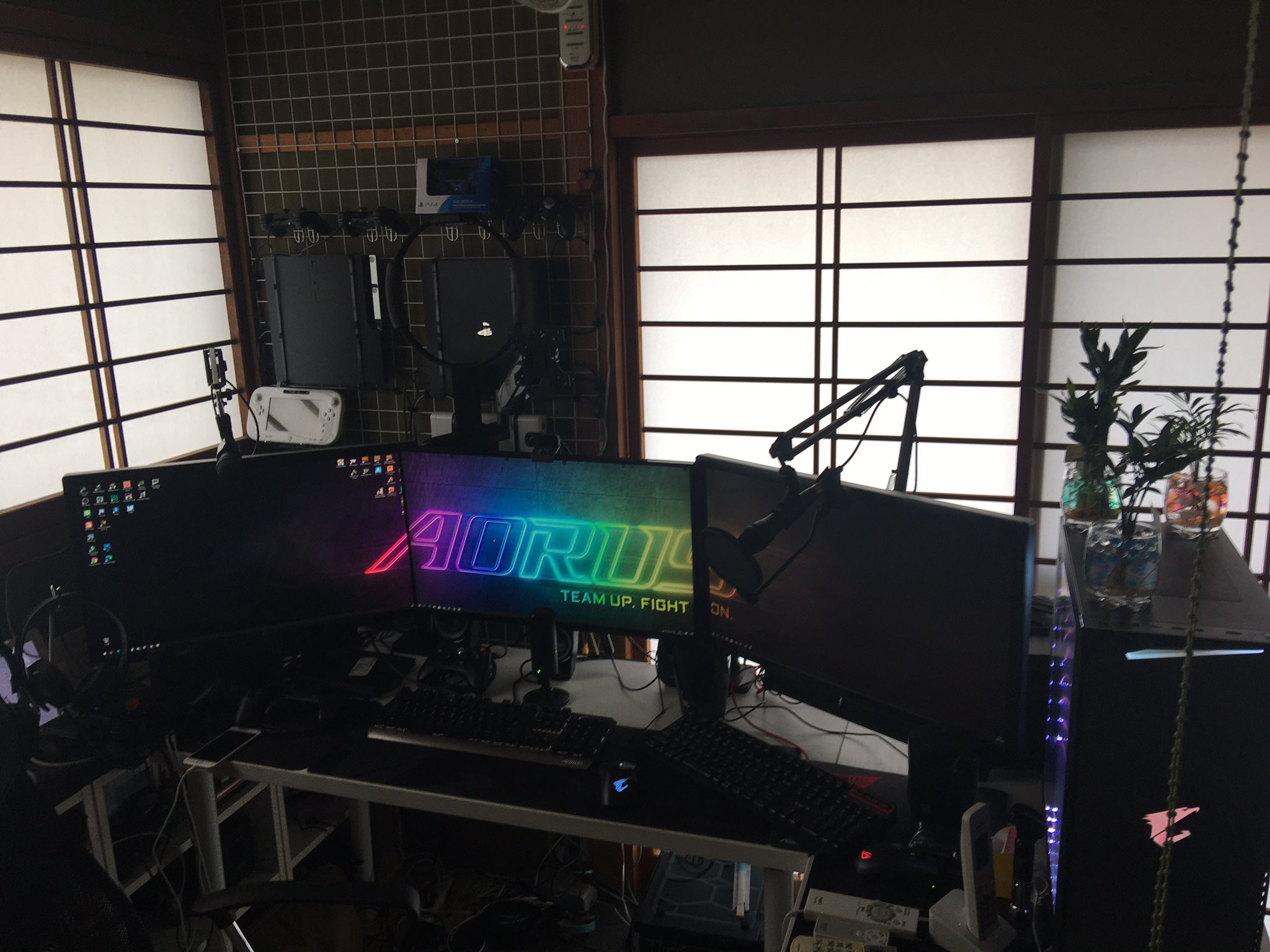 Hiroki マイクアームの取り付け位置を変更 デスク裏からだとモニターの上に出るのがやっとだったアーム ふとモニターアームに取り付けてみたら 割と良い ヘッドセット使ってるので ほぼ使わないんですけど マイクアームの長さで困ってる人に届け Hiroki マイクアームの取り付け位置を変更 デスク裏からだとモニターの上に出るのがやっとだったアーム ふとモニターアームに取り付けてみたら 割と良い ヘッドセット使ってるので ほぼ使わないんですけど マイクアームの長さで困ってる人に届け