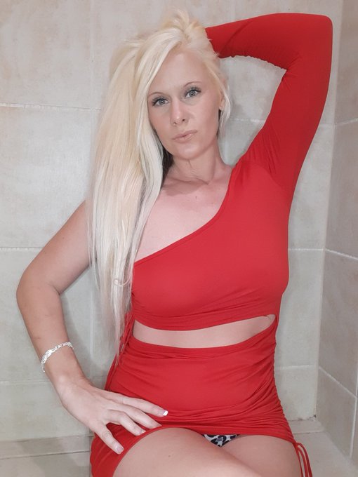 Find all the naughty fun,  what are you waiting for 💋 #cynthiatazer #tazertime #photooftheday https://t<a href="/tag/photooftheday"class="tags"><span>#photooftheday</span></a><a href="/tag/tazertime"class="tags"><span>#tazertime</span></a><a href="/tag/cynthiatazer"class="tags"><span>#cynthiatazer</span></a>