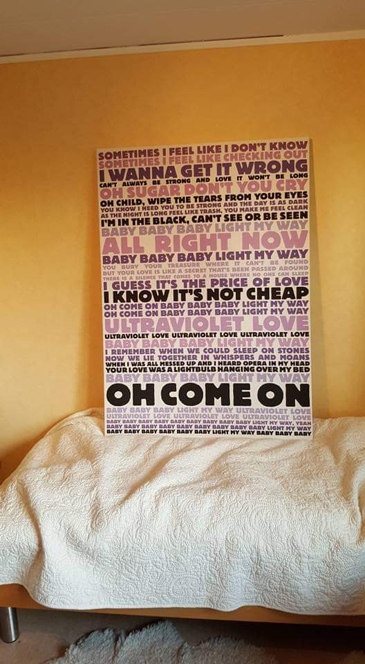 MissZooropa's tweet photo. @madfl3a Ultra Violet

Always by my bedside. 💜 https://t.co/x4FORil8YZ