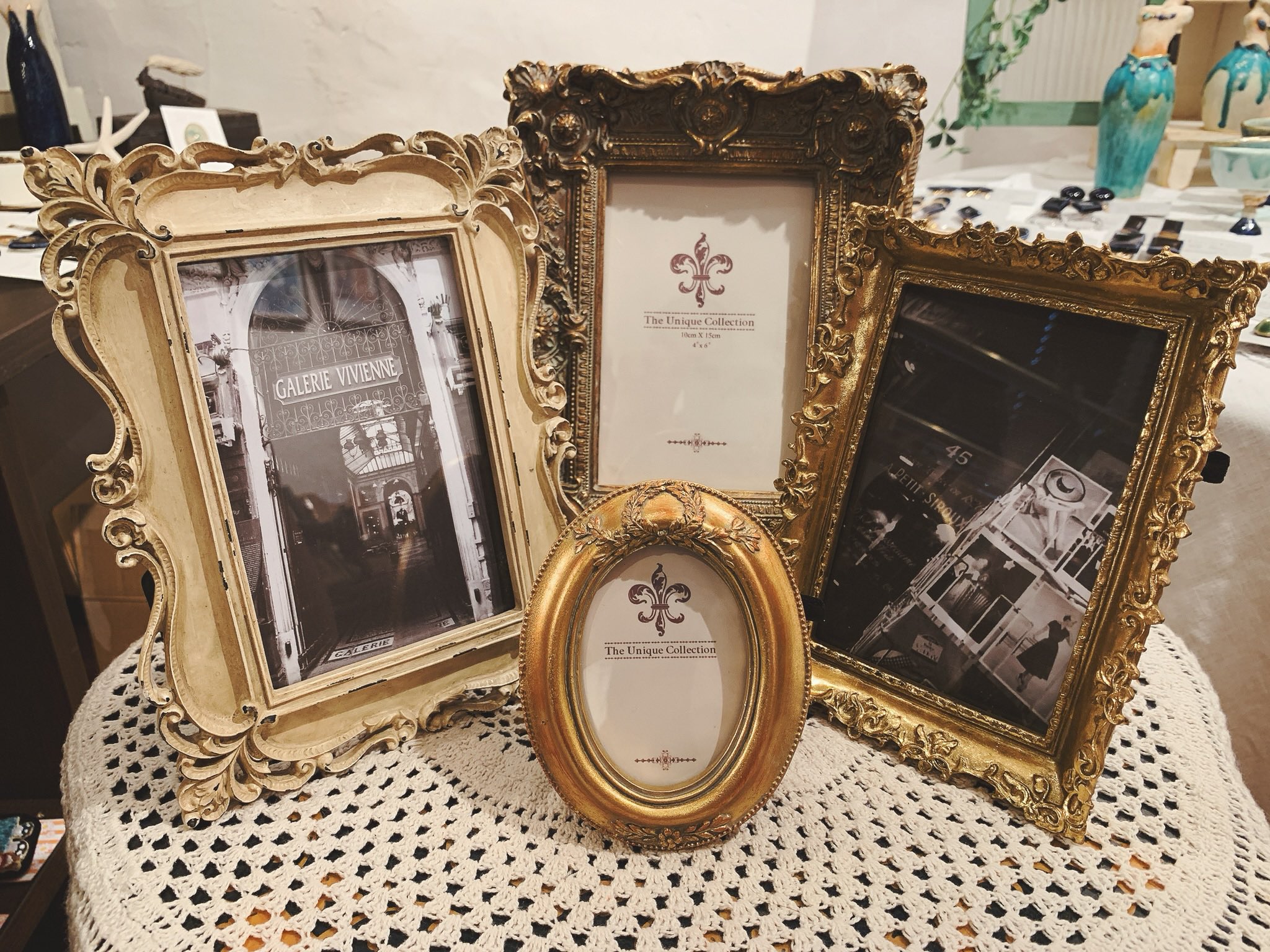 Gallery Arca Twitterren 発注してた額縁が届きました アンティーク風な額縁です 大きい方はポストカードサイズになっています ちょっとクラシックな印象のフレーム ポストカードをぜひインテリアとして飾ってくださいね T Co X4avwc6rhq Twitter