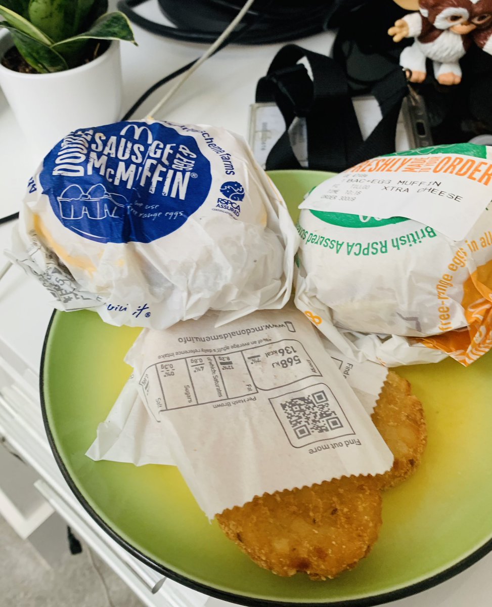 CraigyBEsq's tweet photo. The morning after the night before. Thank god for Uber Eats #hangovertweet https://t.co/tdvlgp6AZZ