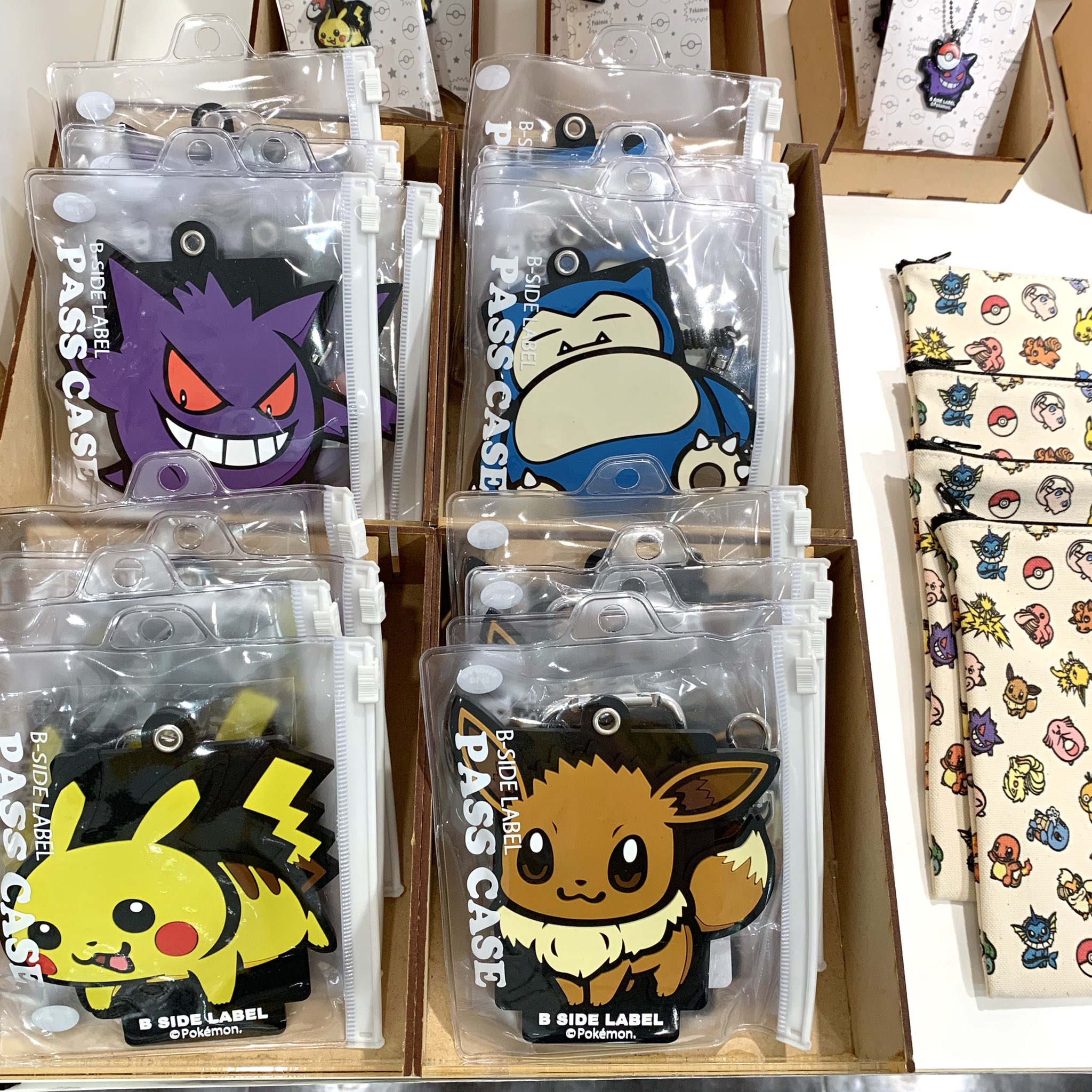 大宮ロフト ポケモン 雑貨増えました ユニークなステッカーが人気の ビーサイドレーベル の雑貨が揃った B Sidelabel雑貨店 ただいま開催中です ピカチュウやイーブイたち人気のキャラをあしらった トートバッグやネックレス 大宮ロフト ポケモン 雑貨増えました ユニークなステッカーが人気の ビーサイドレーベル の雑貨が揃った B Sidelabel雑貨店 ただいま開催中です ピカチュウやイーブイたち人気のキャラをあしらった トートバッグやネックレス
