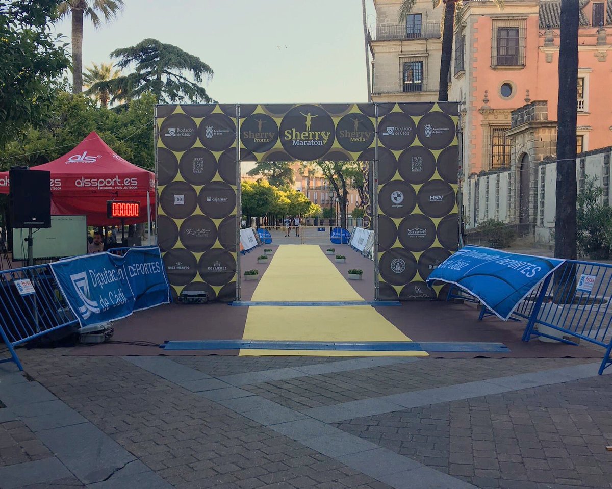 Miguelsuxx's tweet photo. Volveremos a estar ahí en 2021 @sherrymaraton 💪🏼🏃🏻♂️💨💨
(📸: III Sherry Maratón Jerez 42K 2019)
#SherryMaraton #Jerez #SherryMaratonJerez #NoPiensesCorre #Maraton #Marathon #SherryRunner #YoVoy #SherryMaratón2021 #SHM2021 https://t.co/fx8BRw0ABN