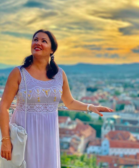 AnnaNetrebko's tweet photo. And once again-Panorama! Beautiful Ljubljana! 💙 И снова панорама! Невероятной красоты!!! https://t.co/s3nY4iWJXl