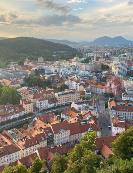 AnnaNetrebko's tweet photo. And once again-Panorama! Beautiful Ljubljana! 💙 И снова панорама! Невероятной красоты!!! https://t.co/s3nY4iWJXl