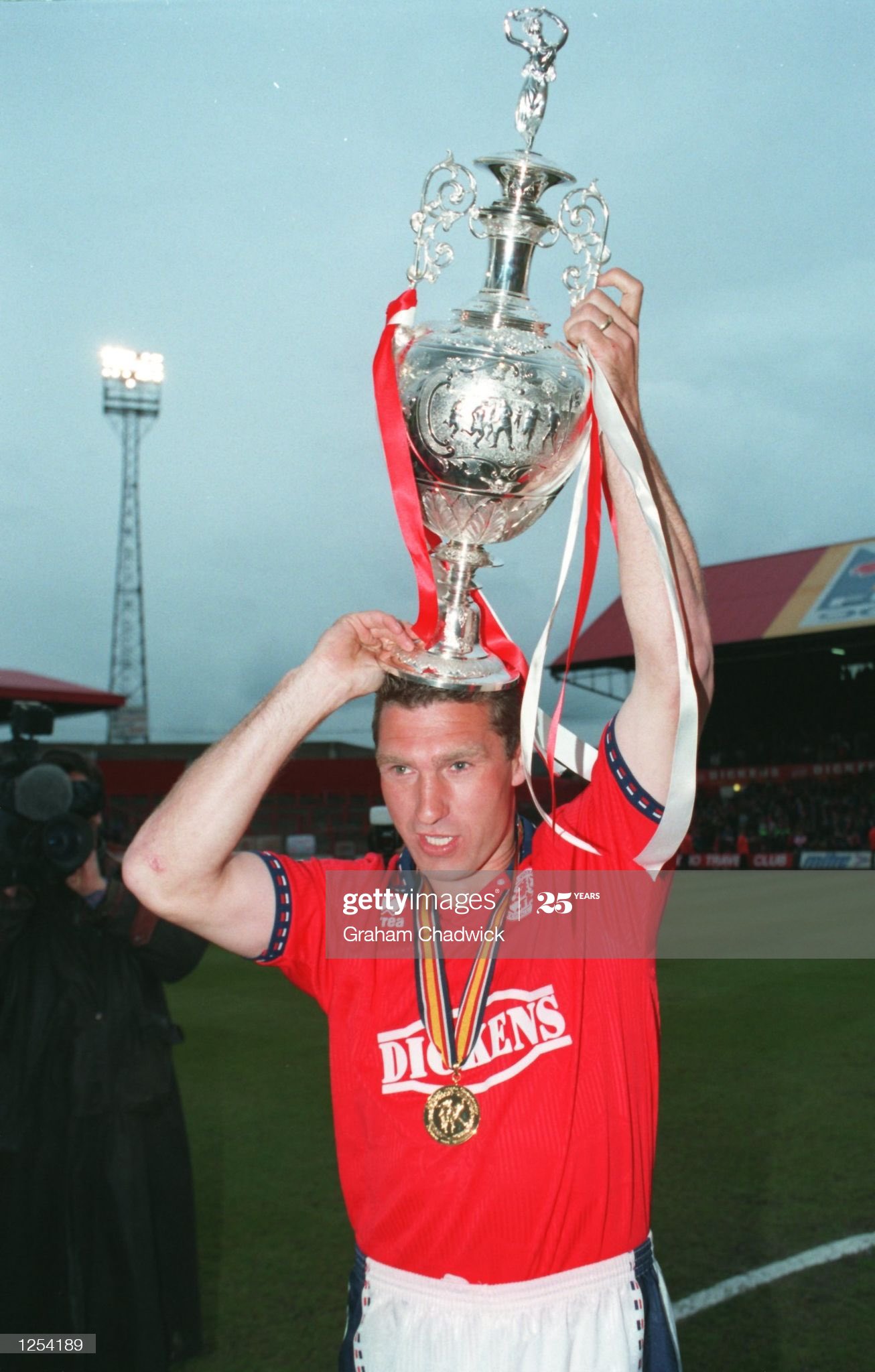 Happy birthday to former captain Nigel Pearson who is 5  7  today!  : Getty Images 