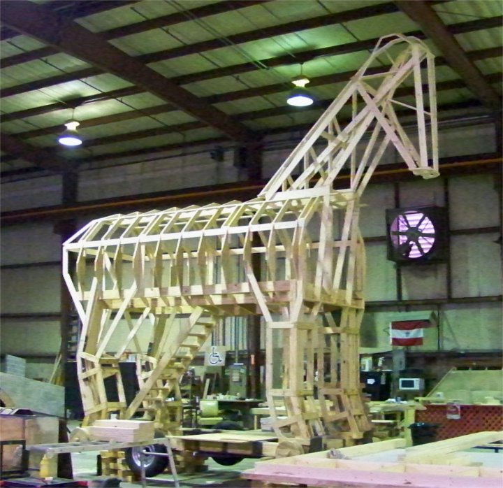 Got a bunch of leftover materials in your stall? Stop horsing around and enter the Texas Reuse Contest! Details: bit.ly/3kTdoVh    #recyclingstar  #reuse