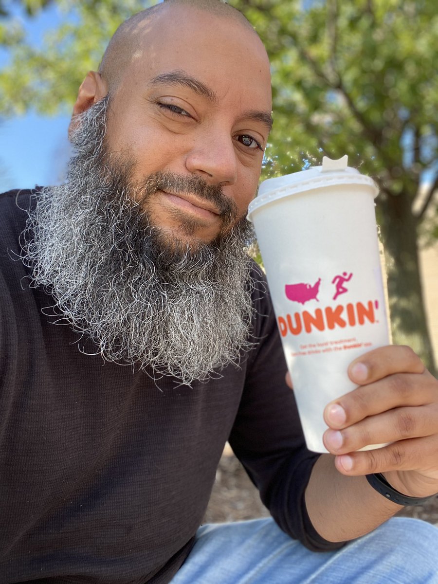 Jerzicua's tweet photo. THIS salt ๐ง & pepper bรณricua beard ๐ง๐ฝ runs ๐ on @dunkindonuts @DunkinChicago. #beardedhoochie #beardedbori #bearededboricua #beardgang #beardlfe #DD #DunkinDonuts #Dunkin #yerrr #twitch #twitchstreamer #twitchaffiliate #JerzRunsOnDunkin https://t.co/eyGnbidea2