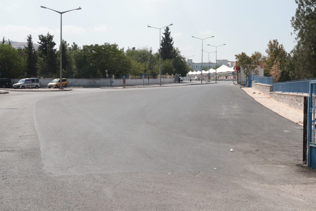 zabeyazgul's tweet photo. Asfalt çalışmaları tamamlanan Eyyübiye ilçemiz Hayat-i Harrani Caddesi'nde AK Parti Eyyübiye İlçe Başkanı @mehmetmogal63 ve Meclis Üyelerimizle incelemeler gerçekleştirdik.

Şehir merkezinde yer alan caddelerimizin yol konforunu ve asfalt kalitesini her geçen gün artıracağız. https://t.co/QipU23Jdxj