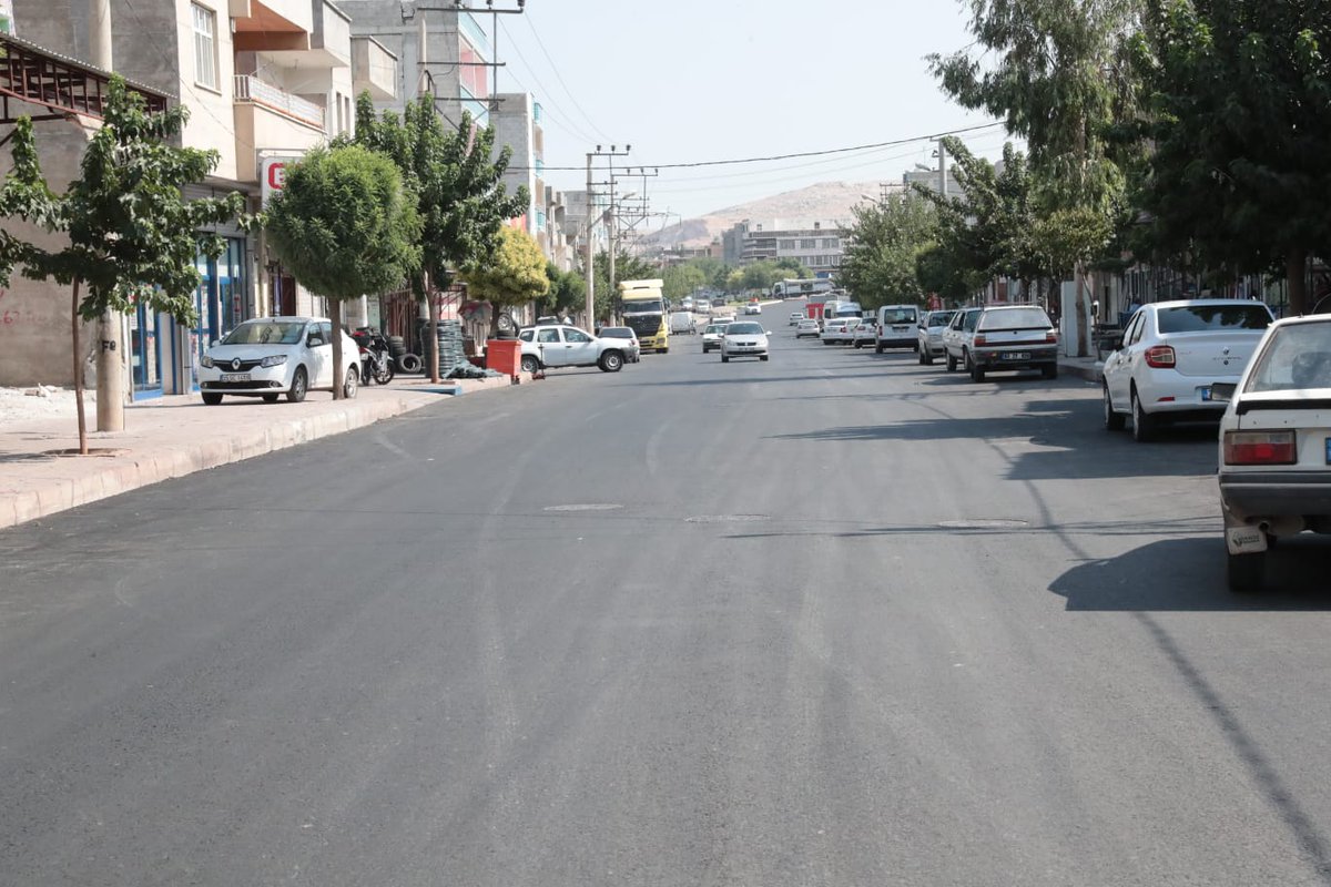zabeyazgul's tweet photo. Asfalt çalışmaları tamamlanan Eyyübiye ilçemiz Hayat-i Harrani Caddesi'nde AK Parti Eyyübiye İlçe Başkanı @mehmetmogal63 ve Meclis Üyelerimizle incelemeler gerçekleştirdik.

Şehir merkezinde yer alan caddelerimizin yol konforunu ve asfalt kalitesini her geçen gün artıracağız. https://t.co/QipU23Jdxj