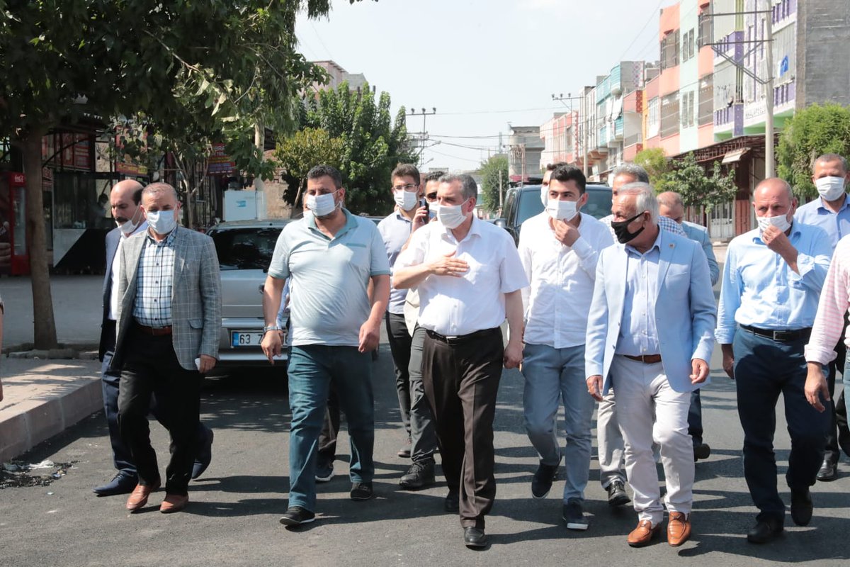 zabeyazgul's tweet photo. Asfalt çalışmaları tamamlanan Eyyübiye ilçemiz Hayat-i Harrani Caddesi'nde AK Parti Eyyübiye İlçe Başkanı @mehmetmogal63 ve Meclis Üyelerimizle incelemeler gerçekleştirdik.

Şehir merkezinde yer alan caddelerimizin yol konforunu ve asfalt kalitesini her geçen gün artıracağız. https://t.co/QipU23Jdxj