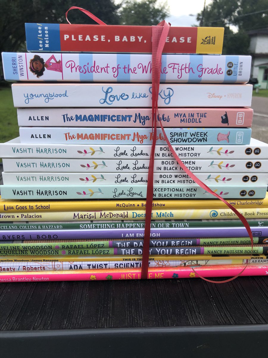 PotterEagles's tweet photo. Loving our new @LtlFreeLibrary donated by our friends @Hillsedufnd! We were able to fill it with culturally relevant titles for the community with the help of #bookslikeme. 📚✨ #communityschool @Community_Sch @TransformHCPS https://t.co/c8Cr3Q34uY
