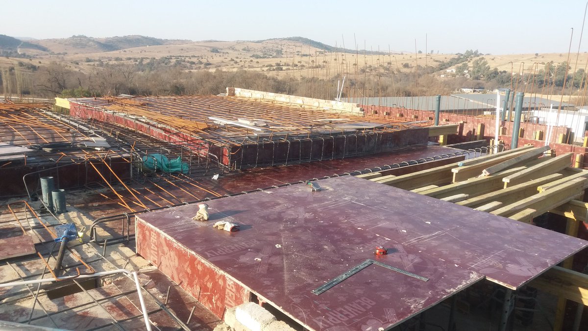 blackT_27's tweet photo. B.T.Thabethe constructions and projects... help me get clients https://t.co/TIn8mzIRdh
