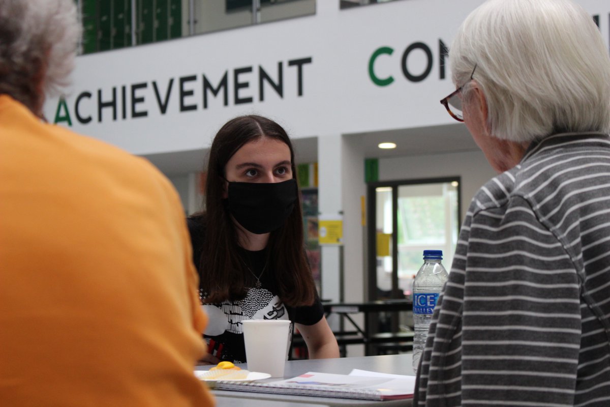 SFC_Foundation's tweet photo. Working together 💪

This week, our @NCS teams delivered their social action projects at Bitterne Park School to assist our elderly participants and raising awareness about the current problems facing refugees and asylum seekers within the UK.

An inspiring day. 😇 https://t.co/FdmvyqBNMY